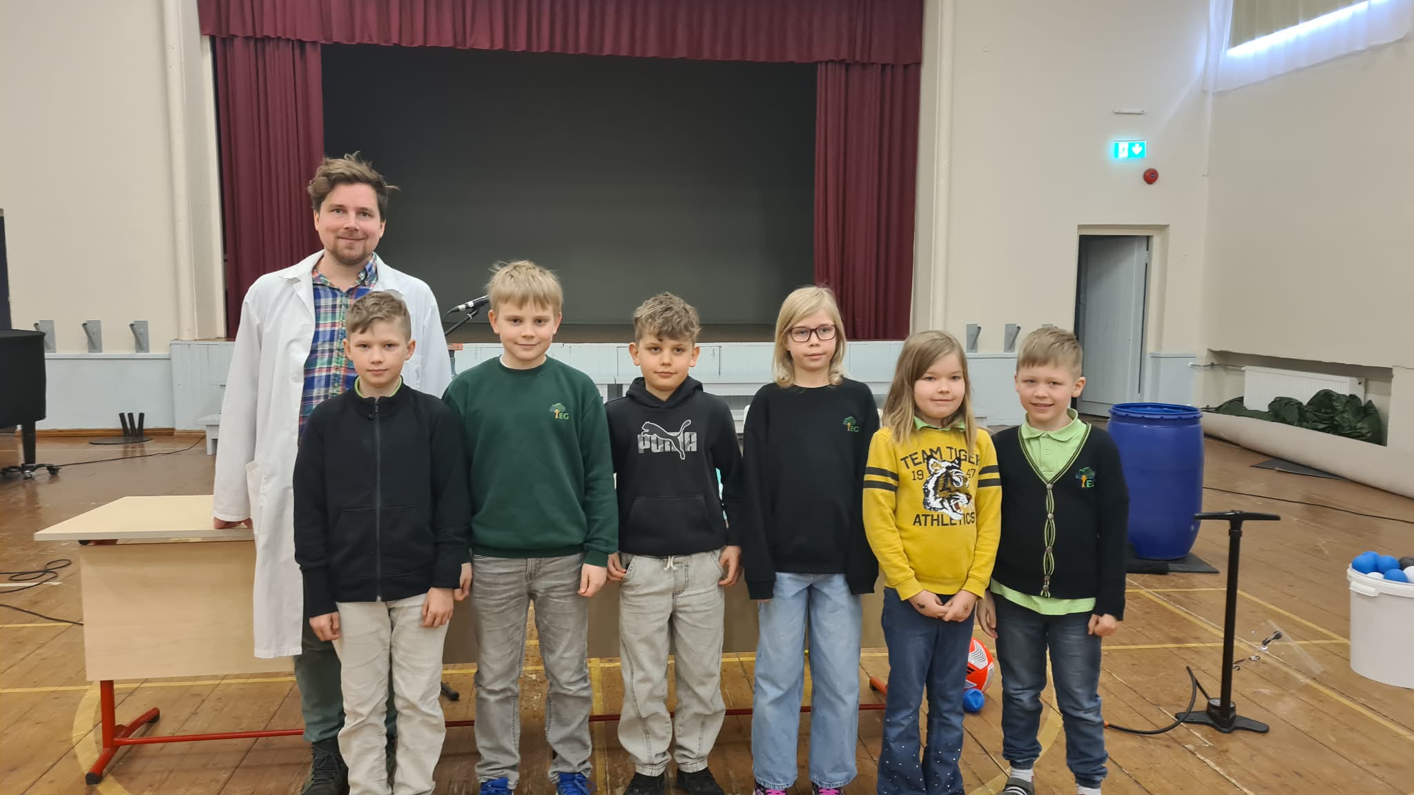 10. aprillil esindasid meie kooli 1.-3. klasside õpilased Nõos toimuval Tartumaa matemaatikaolümpiaadil. Osalejaid oli palju ning saame rõõmu tunda meie õpilast